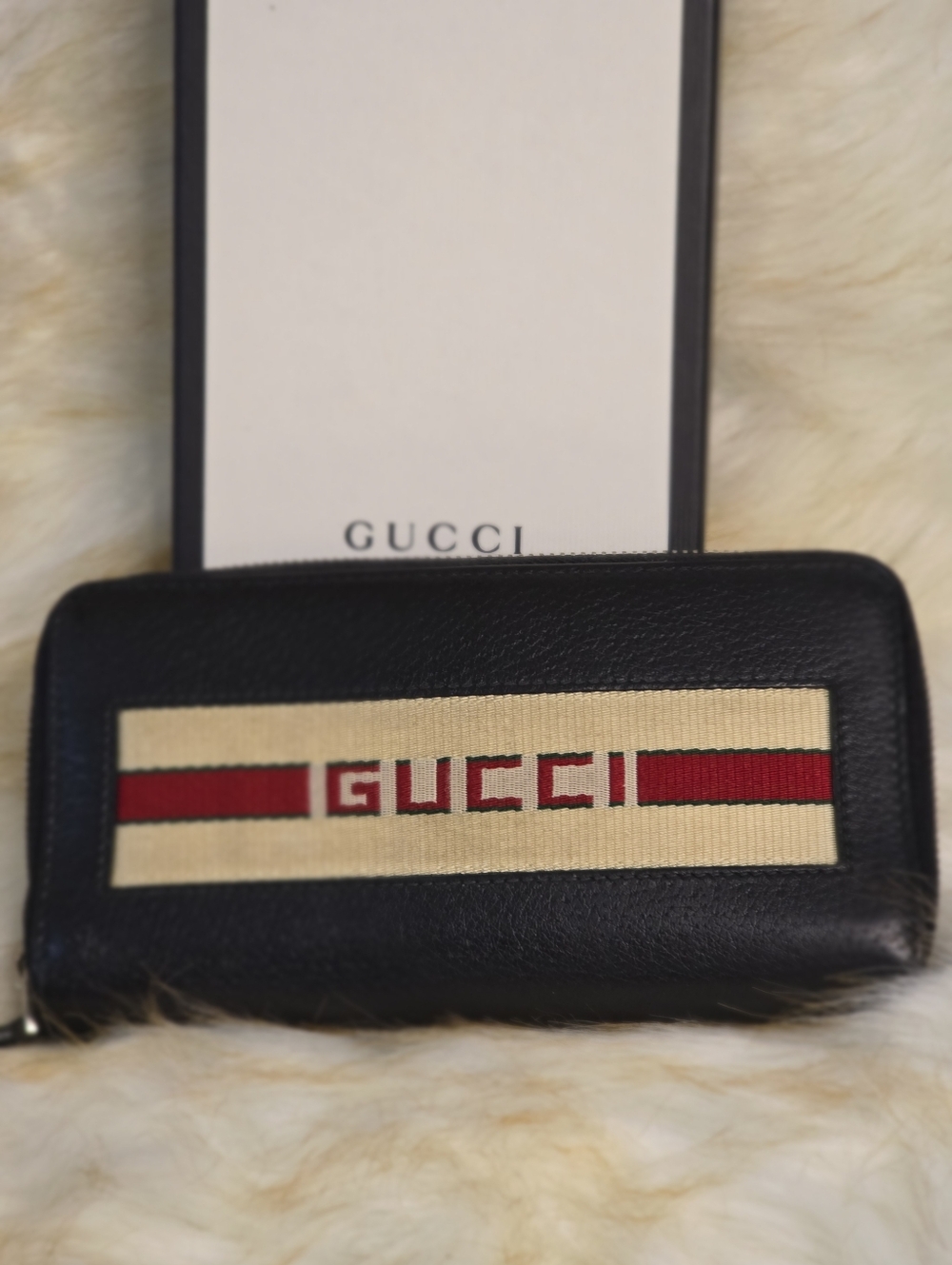 Gucci Logo Zip Around Wallet
